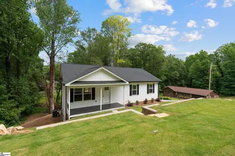 2 Hillbrook Rd, Taylors, SC 29687