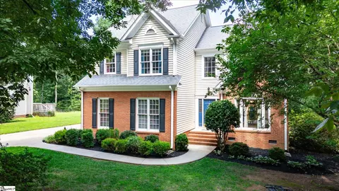 4 Deer Spring Ln, Simpsonville, SC 29680
