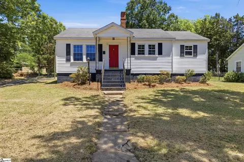 21 Henderson St, Inman, SC 29349