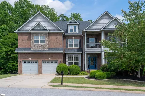 146 Creek Shoals Dr, Simpsonville, SC 29681