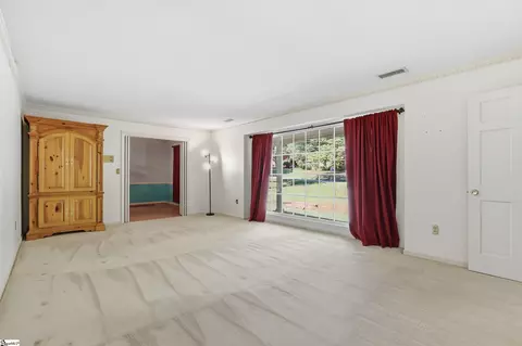 Living - 500 Laurel Rd, Easley, SC 29642 photo 3 of 6