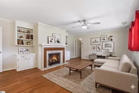Living - 500 Laurel Rd, Easley, SC 29642 photo 1 of 6