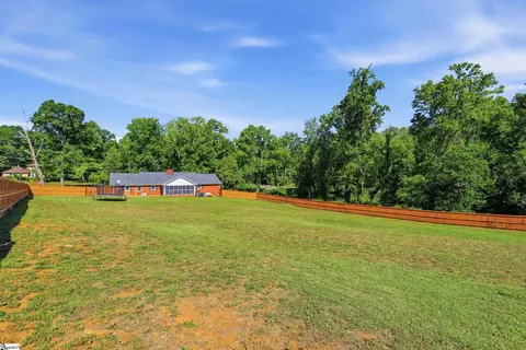 Exterior - 500 Laurel Rd, Easley, SC 29642 photo 4 of 6