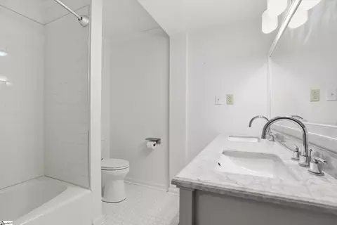 Bath - 500 Laurel Rd, Easley, SC 29642 photo 2 of 2