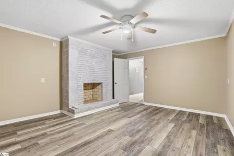 Living - 500 Laurel Rd, Easley, SC 29642 photo 6 of 6