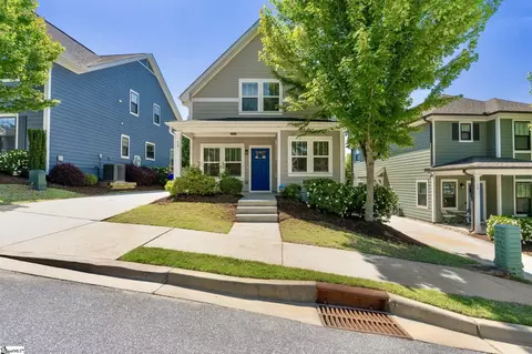 14 Greenridge Dr, Greenville, SC 29607