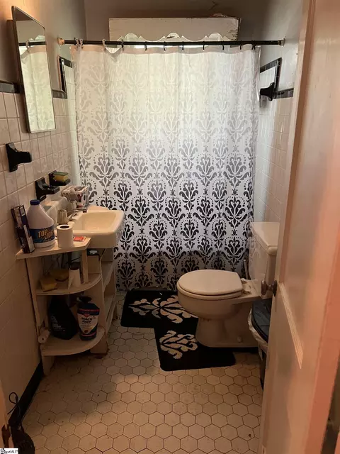 Bath - 106 Dacus St, Williamston, SC 29697 photo 1 of 1