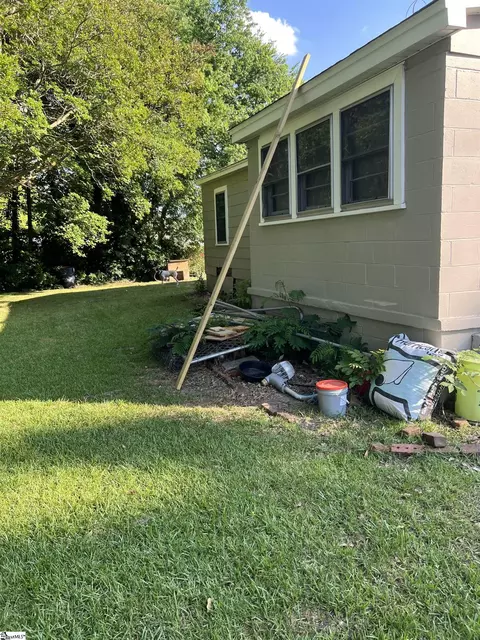 Exterior - 106 Dacus St, Williamston, SC 29697 photo 3 of 5