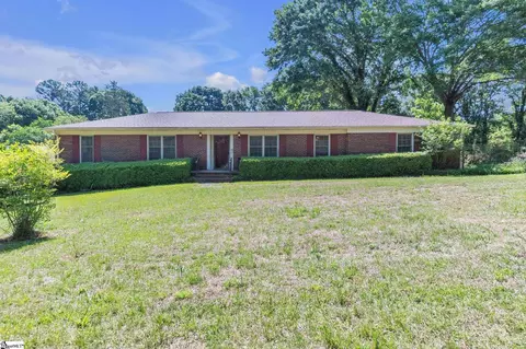 206 Green Forest Dr, Anderson, SC 29625