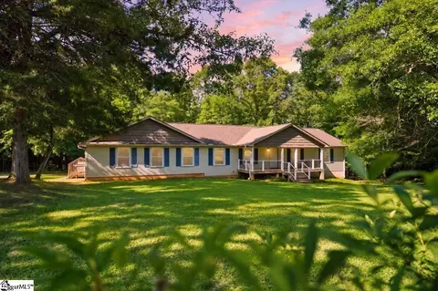 1040 Bennetts Bridge Rd, Greer, SC 29651