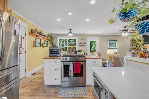 Kitchen - 211 Tripp St, Williamston, SC 29697 photo 3 of 5