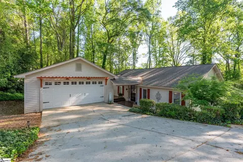 107 Stone Ridge Ct, Greer, SC 29650