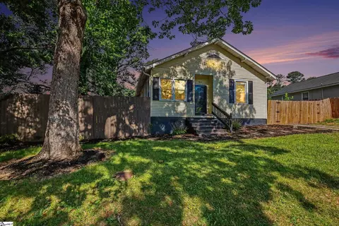 8175 Hill St, Boiling Springs, SC 29316