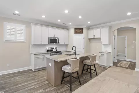 Kitchen - 109 Townsend Ave, Greer, SC 29651 photo 1 of 4