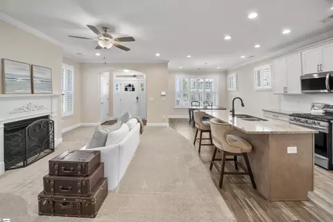 Entry Way - 109 Townsend Ave, Greer, SC 29651 photo 3 of 10