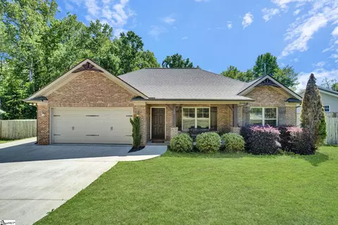150 Pleasant Dr, Greer, SC 29651
