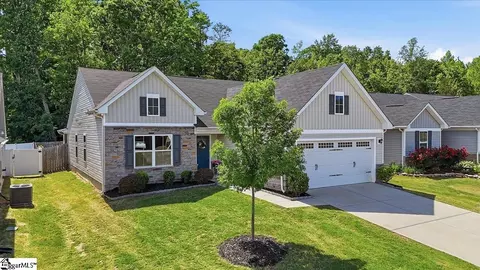 302 Stockland Trl, Fountain Inn, SC 29644
