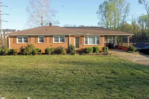 24 Alice Farr Dr, Greenville, SC 29617
