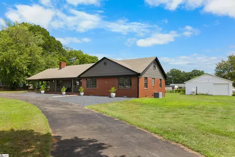 311 Costner Rd, Boiling Springs, SC 29316