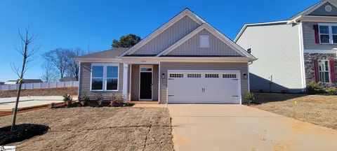 2044 Halton Oaks Dr, Spartanburg, SC 29303
