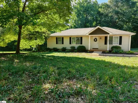 325 Brewton Rd, Spartanburg, SC 29301