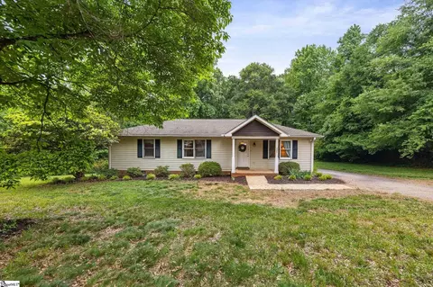325 Brewton Rd, Spartanburg, SC 29301