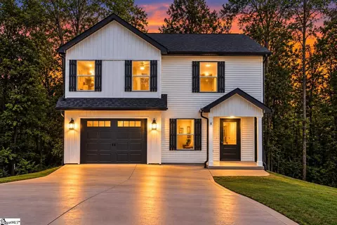 8 Oxford Blvd, Taylors, SC 29687