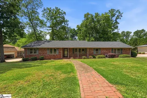 7 Norwich Dr, Greenville, SC 29609