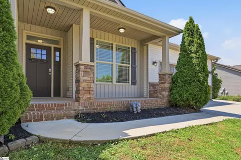 75 Rising Meadow Ln, Taylors, SC 29687
