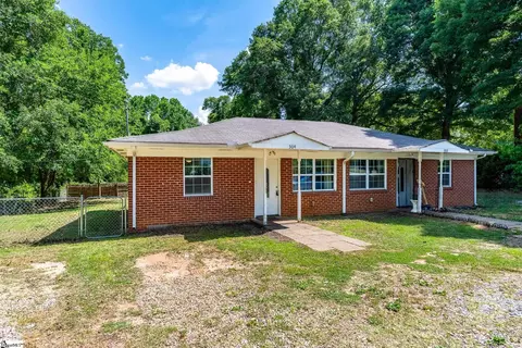 302 Churchill Cir, Greenville, SC 29605