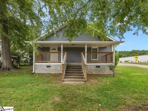 207 Poole St, Woodruff, SC 29388