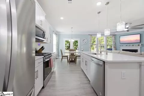 Kitchen - 117 Gretta Trl, Pendleton, SC 29670 photo 3 of 4