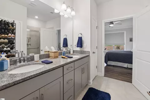 Bath - 505 Yellow Fox Rd, Greer, SC 29650 photo 2 of 2