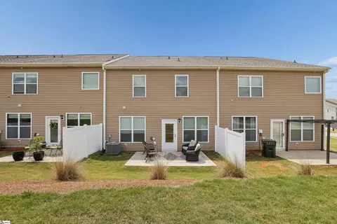 Exterior - 505 Yellow Fox Rd, Greer, SC 29650 photo 2 of 2