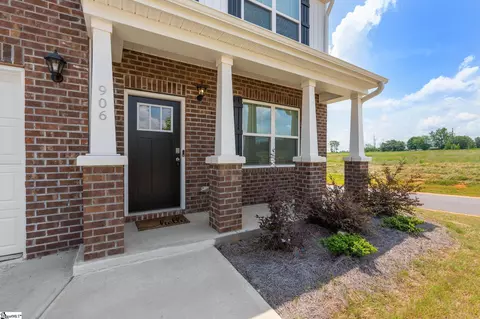 906 Pineland Dr, Woodruff, SC 29388
