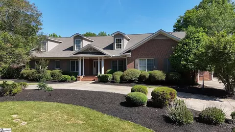 112 Linkside Dr, Taylors, SC 29687