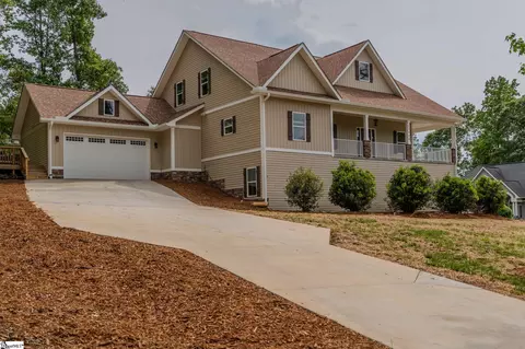 15004 Beacon Ridge Dr, Seneca, SC 29678