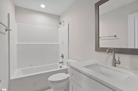 Bath - 213 Buckingham Rd, Duncan, SC 29334 photo 1 of 2