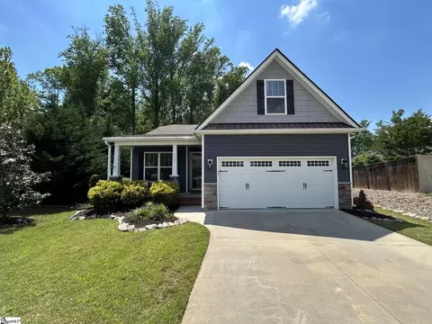 208 Mountain Slope Ct, Travelers Rest, SC 29690
