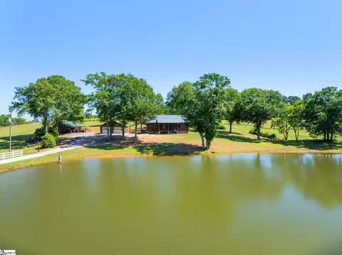 425 Cooper Bridge Rd, Woodruff, SC 29388
