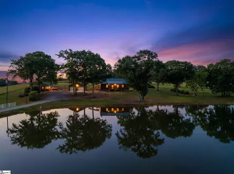 425 Cooper Bridge Rd, Woodruff, SC 29388