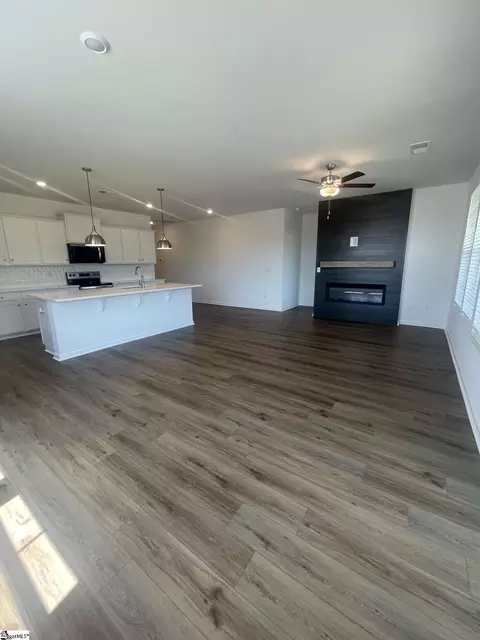 Living - 19 Halsey St, Central, SC 29630 photo 1 of 1