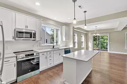 Kitchen - 892 Chrenshaw St, Pendleton, SC 29670 photo 3 of 4