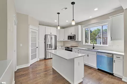 Kitchen - 892 Chrenshaw St, Pendleton, SC 29670 photo 2 of 4