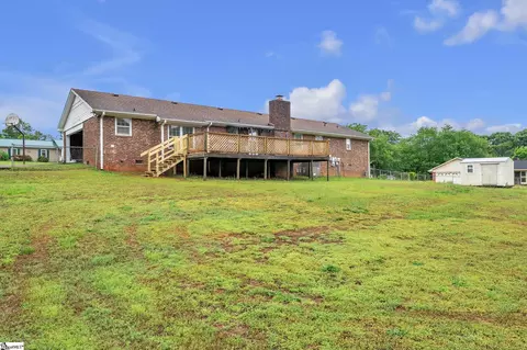 Exterior - 511 Clarendon Dr, Easley, SC 29642 photo 4 of 5