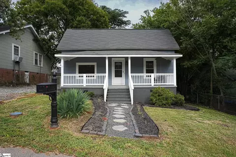 16 Pettee St, Greenville, SC 29611