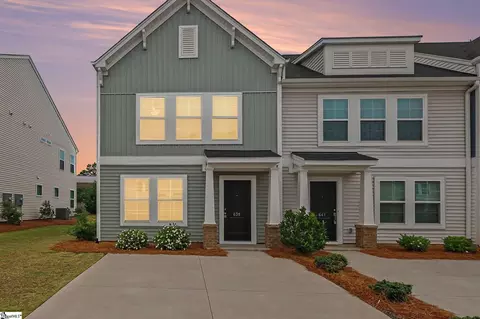 639 Blossom Run Dr, Spartanburg, SC 29307