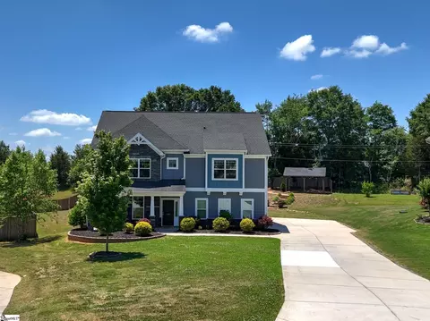 Exterior - 504 Heirloom Ct, Easley, SC 29642 photo 6 of 9