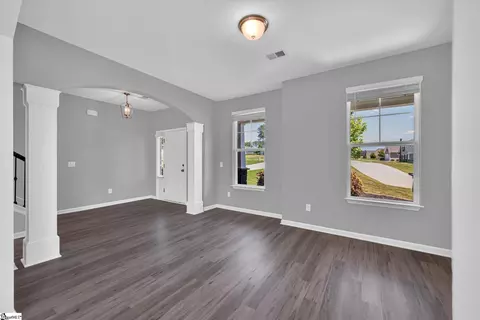 Living - 504 Heirloom Ct, Easley, SC 29642 photo 3 of 6