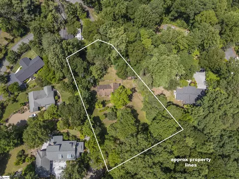 77 First St, Tryon, NC 28782